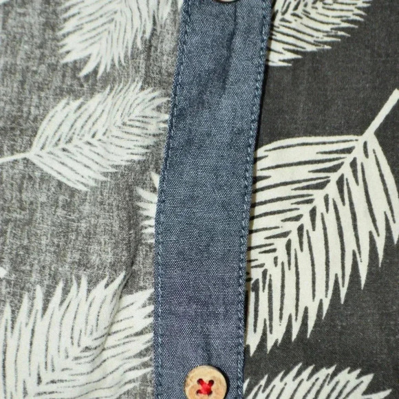 FREE PLANET Gray Leaf Reverse Print Casual Button - Picture 6 of 10